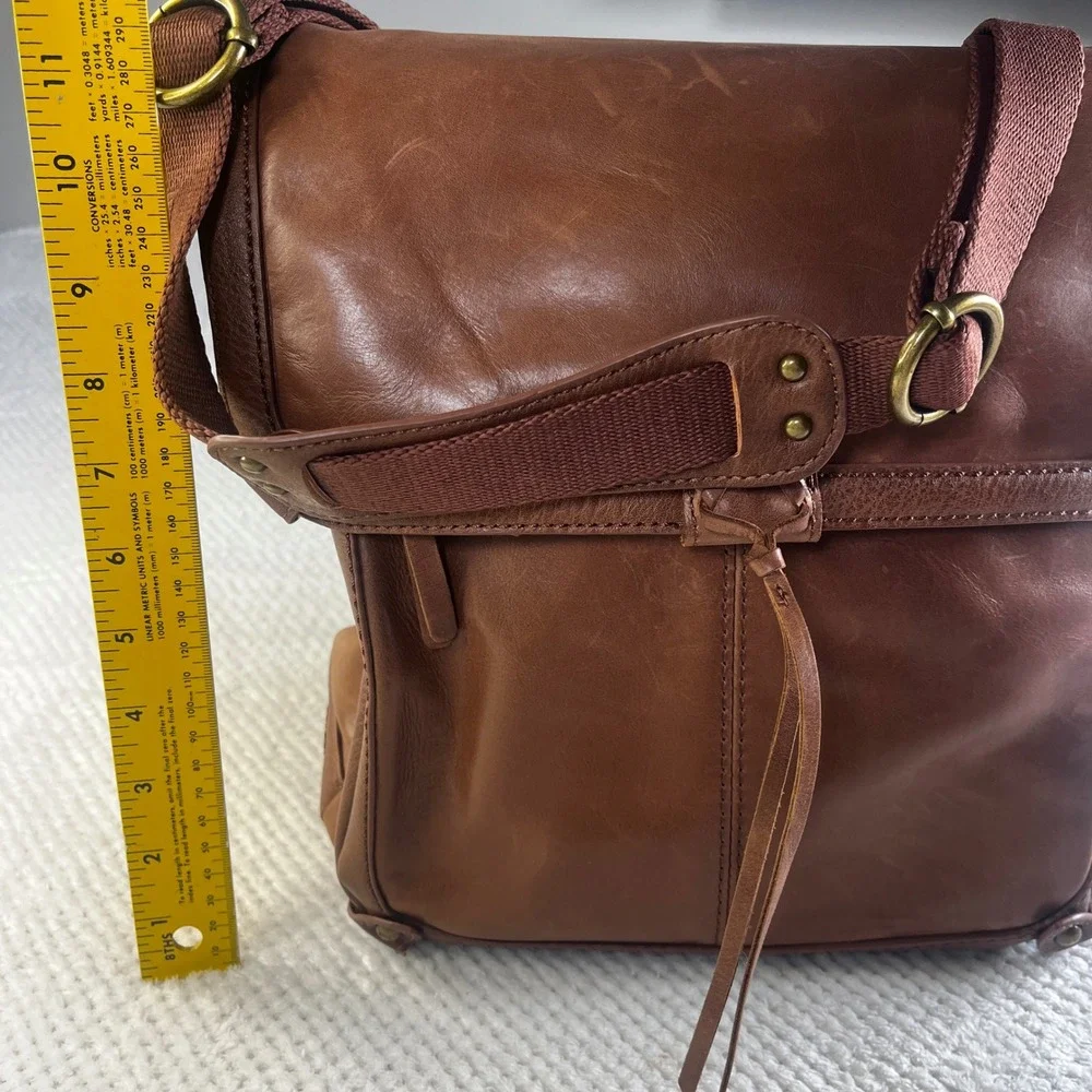 The Sak sak brown